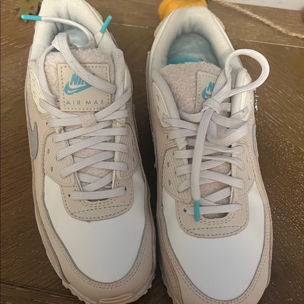 Nike Air Max Sneakers in White and Tan/peachy design